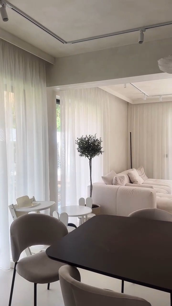 Salon w domu Sylwii Przybysz i Jana Dąbrowskiego