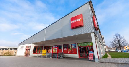Niemiecki market podniósł ceny parówek. Wylicza, ile kosztuje emisja CO2