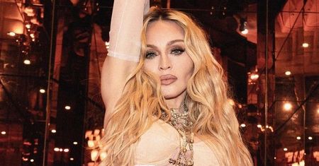 Rzadki widok: Madonna zapozowała ze WSZYSTKIMI dziećmi. Wspólnie świętowali urodziny jej syna