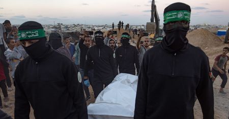 Czerwony Krzyż potępia Hamas. "To niedopuszczalne"