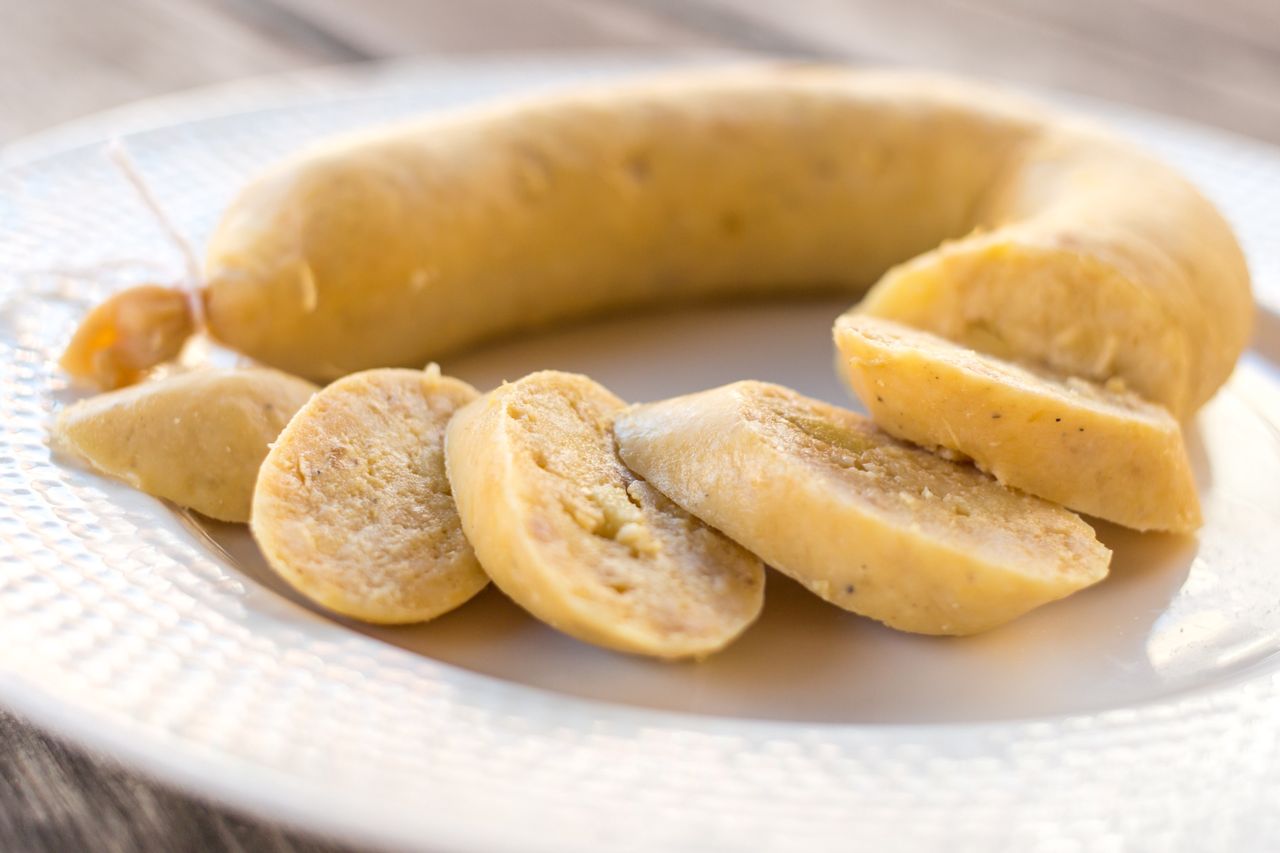 Ta kiełbasa wygląda niepozornie. Niektórych mdli na samą myśl