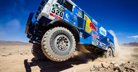 Etap 5 Rajdu Dakar 2015 – Hołowczyc już czwarty, Sonik wciąż pierwszy