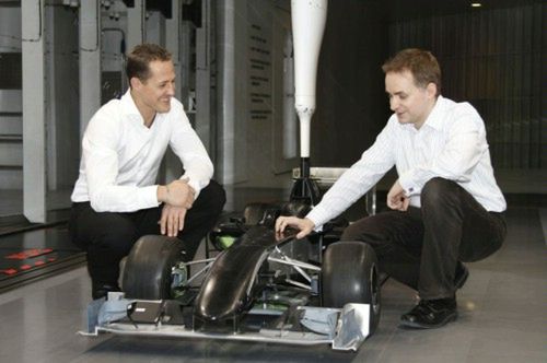 Schumacher zostaje w F1 do 2012