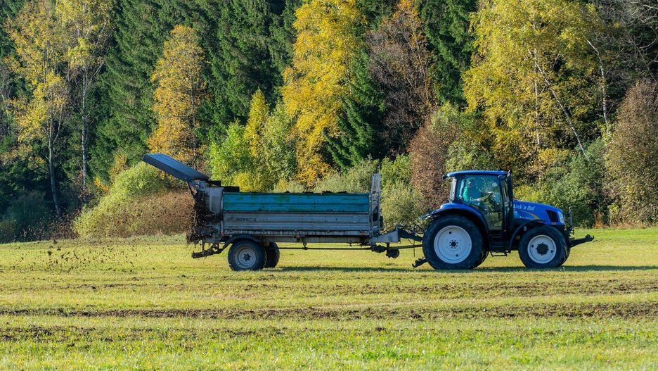 Dzierżawa ziemi może mieć formę umowy ustnej, ale ministerstwo zabiega o to, by w przyszłości obowiązywały tylko umowy pisemne.