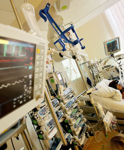 Pacjentka w ciężkim stanie. Leczyła COVID-19 iwermektyną