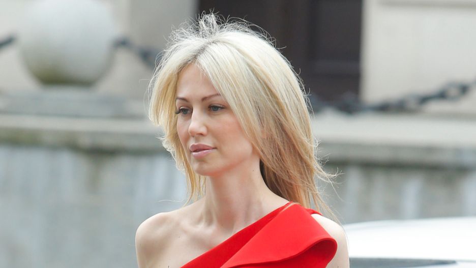 Magdalena Ogórek w czerwonej sukience mini 