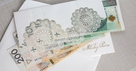 Ile dać w kopertę na wesele? Kwoty aktualne w 2024 r.