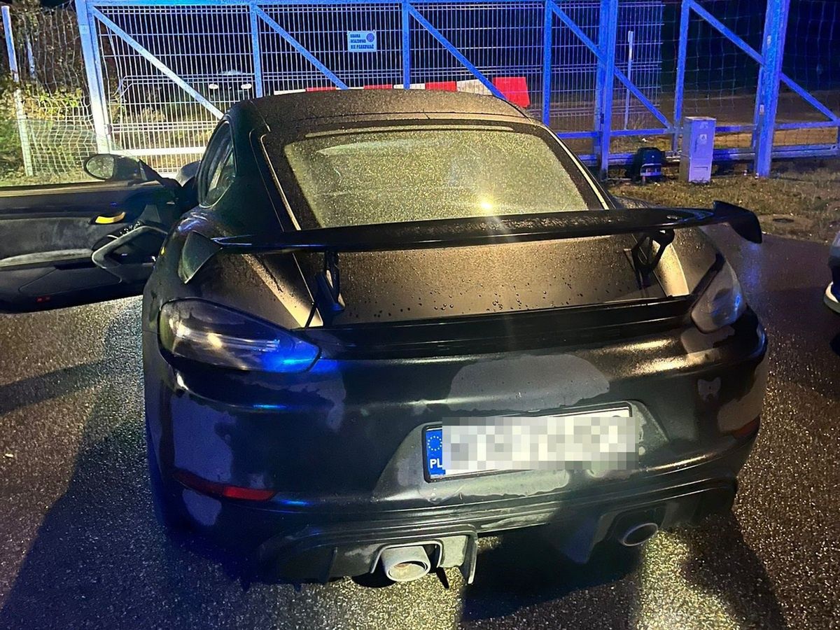 Desperacka ucieczka Litwina. Za kradzież porsche miał dostać 200 euro