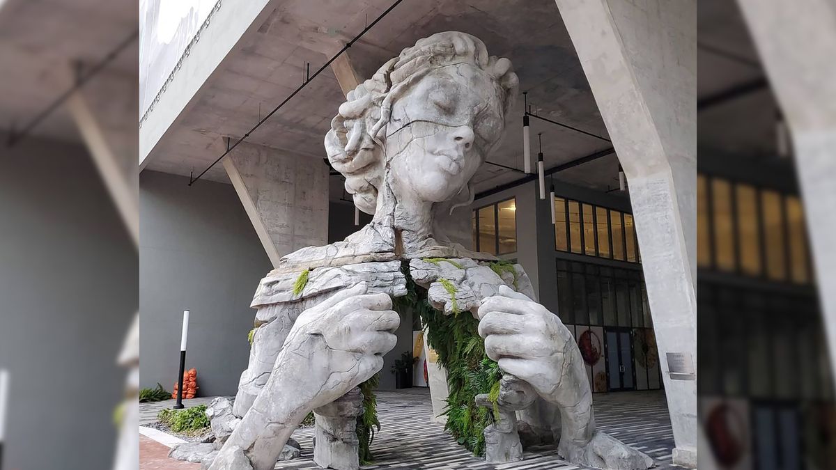 Zdjęcia niesamowitej rzeźby z Florydy. Trudno przejść obok niej obojętnie 1