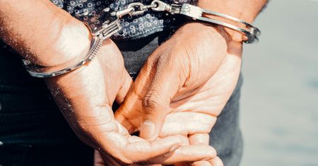 Kazirodztwo, uszkodzenie ciała. Ojcu czterolatki grozi 15 lat więzienia
