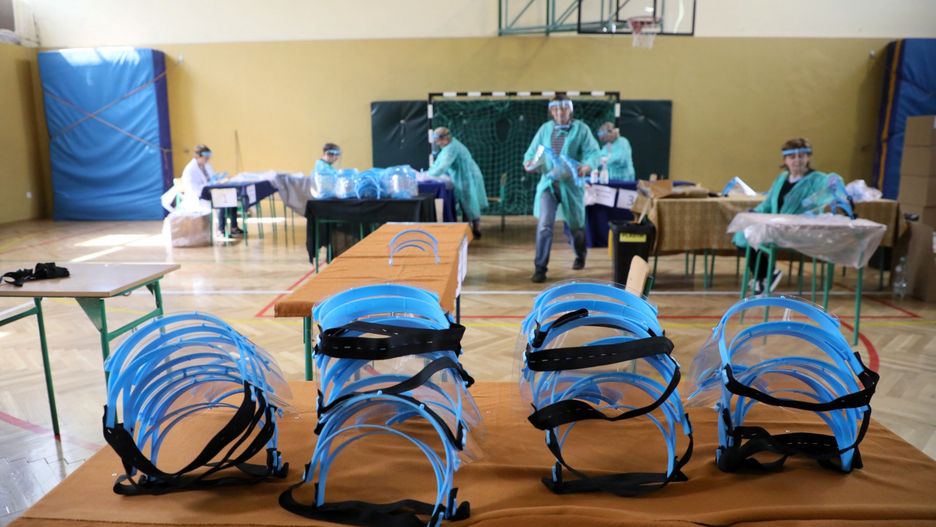 Koronawirus w Polsce. Powrót do szkoły. Przyłbice dla uczniów w woj. podkarpackim