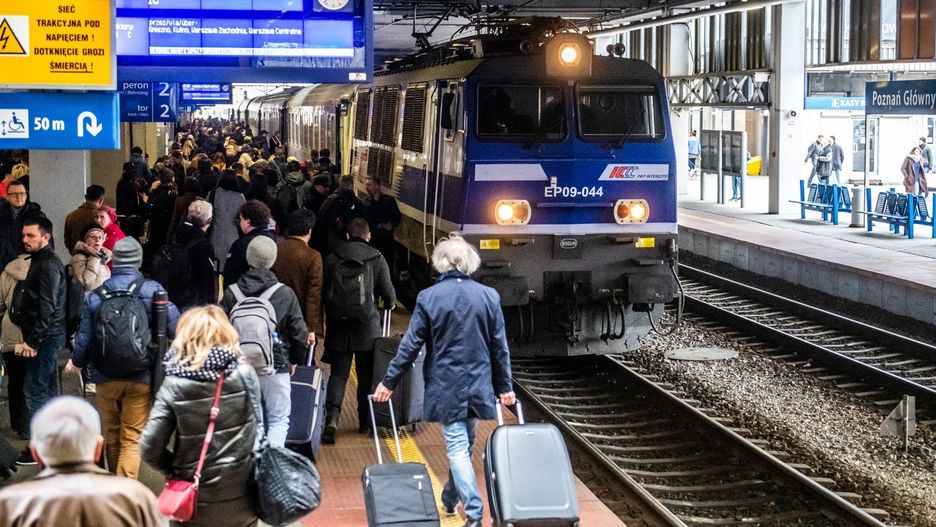 W nocy z 25 na 26 października pociągi zatrzymają się na godzinę.