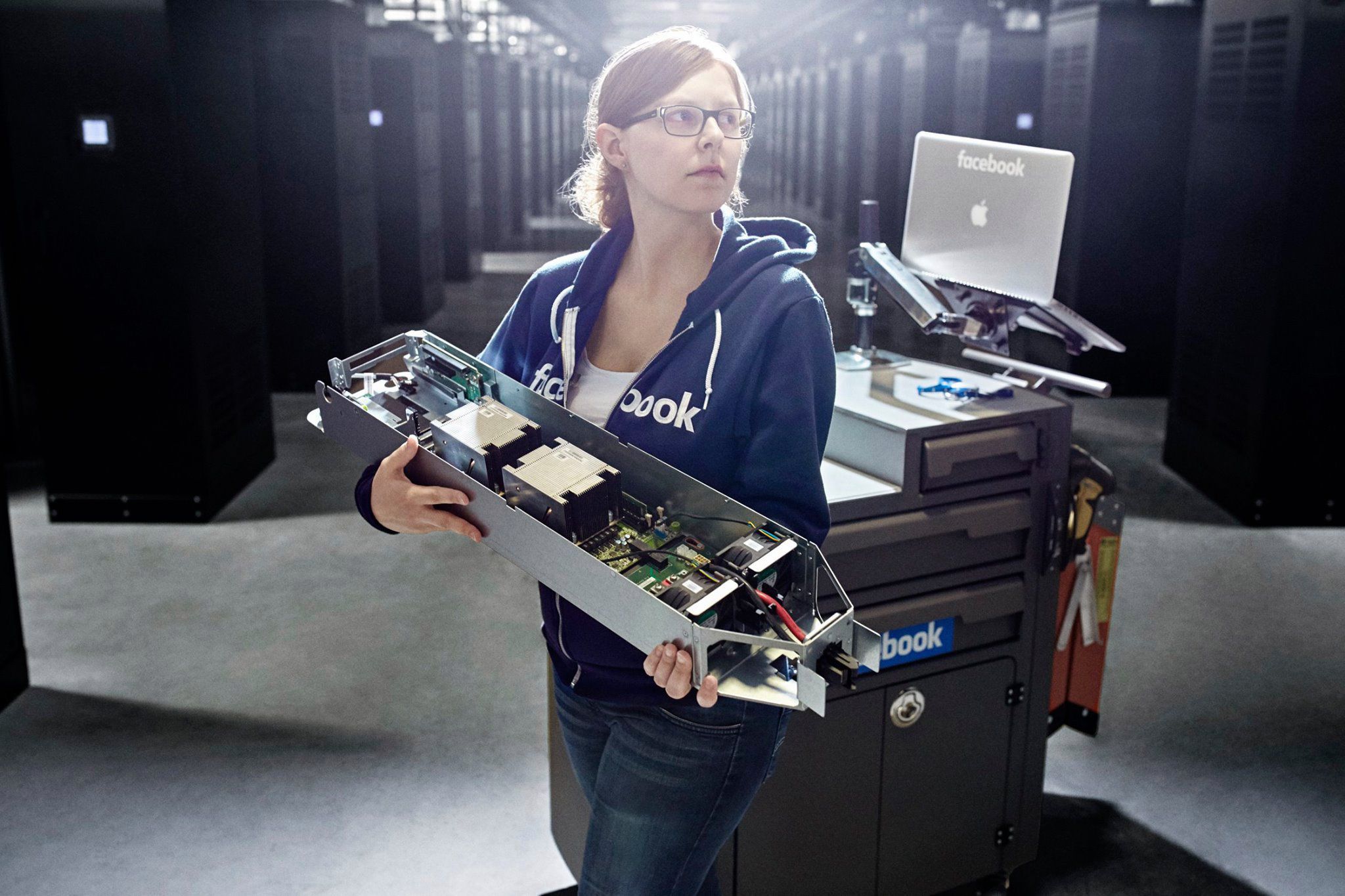 Piękna, polarna serwerownia Facebooka. To tu przechowywane są nasze dane 11