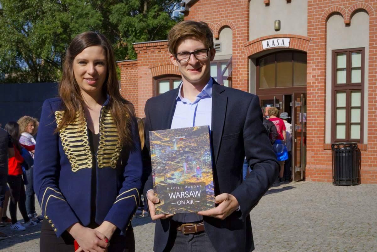"Warsaw On Air" - album fotografii lotniczych Warszawy Macieja Margasa cenną pamiątką dla księcia Williama i księżnej Kate 2