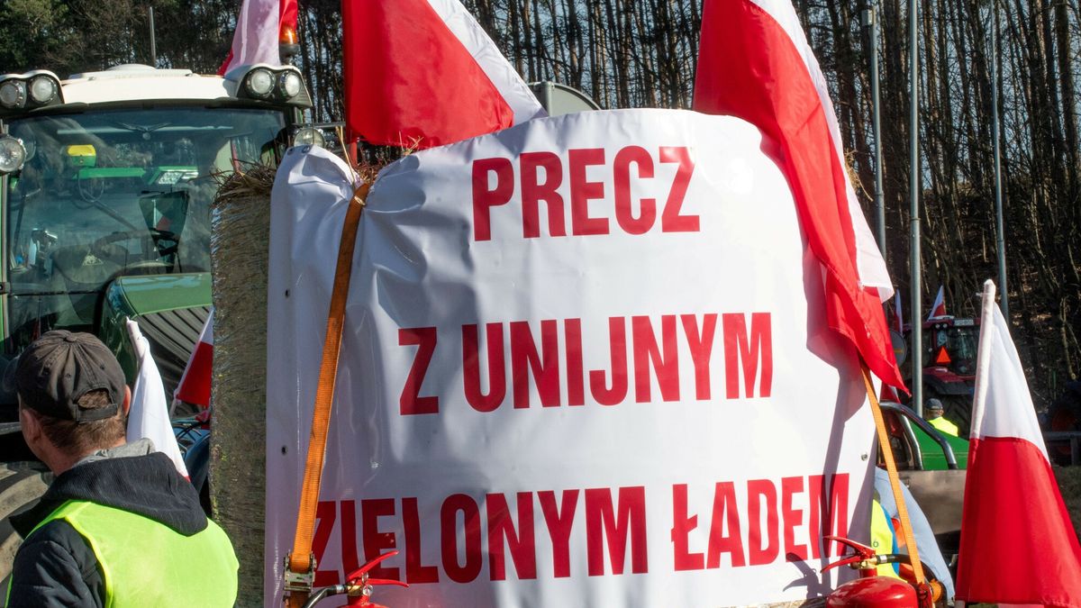 Rolnicy protestują przeciwko wymogom tzw. Zielonego Ładu i polityce rolnej Unii Europejskiej