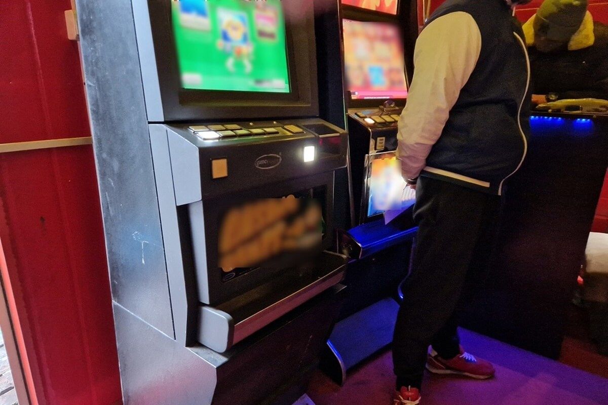 Mężczyzna zatrzymany w salonie z automatami przy ul. Lubartowskiej