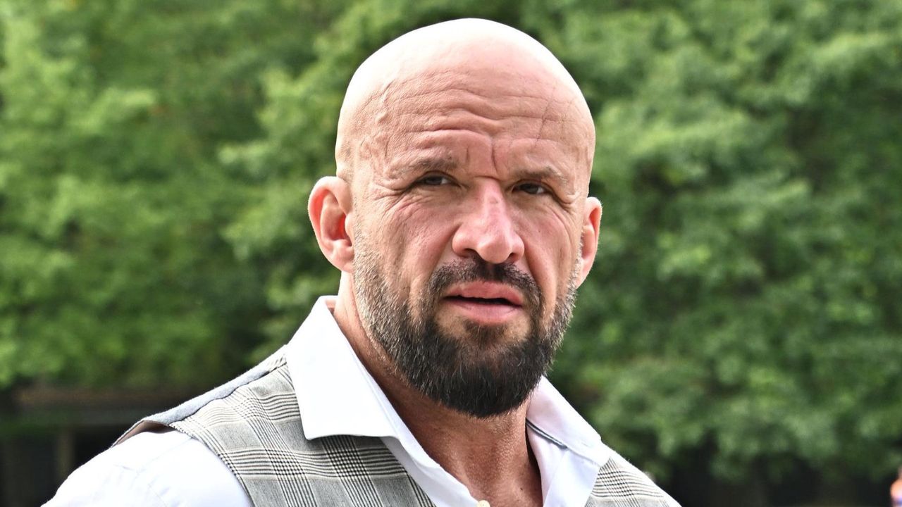Tomasz Oświeciński o relacji z rodzicami szczerze jak nigdy. "Jak się zamknęła krata"