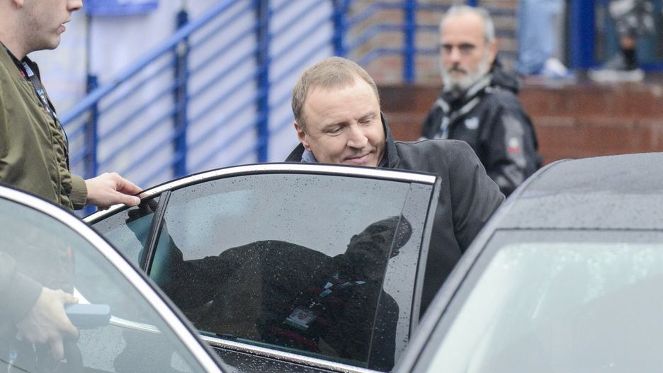 Jacek Kurski nadal korzysta z rządowej limuzyny i ochrony SOP - donosi "Fakt". Zdjęcie archiwalne