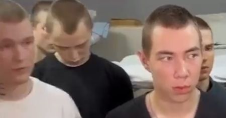 Pokazał, kogo Putin wysyła na wojnę. "Spójrzcie na te młode twarze"