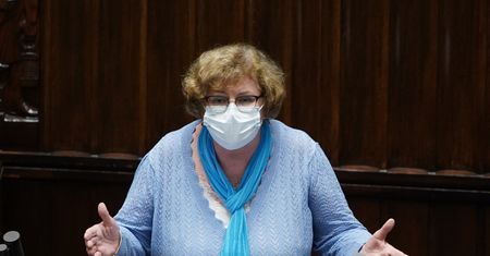 "Nie powinna być lekarzem". Opozycja reaguje na skandaliczną wypowiedź posłanki PiS