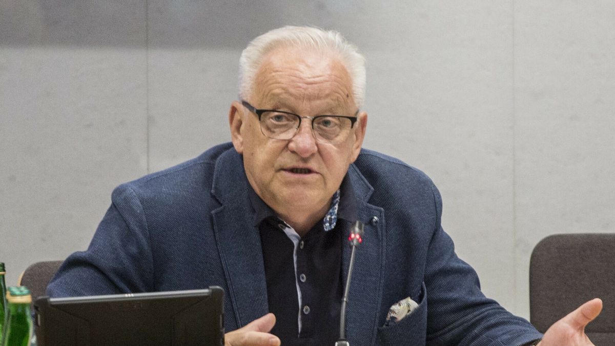 Szef sprawdzi, czy się zaszczepiłeś i czy nie masz COVID-19. Poseł PiS: "ta ustawa przejdzie" 