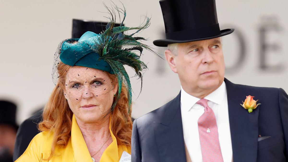 Sarah Ferguson i książę Andrzej pobrali rozwiedli się w 1996 roku. Mimo to, przynajmniej oficjalnie, pozostają w bardzo dobrych relacjach 