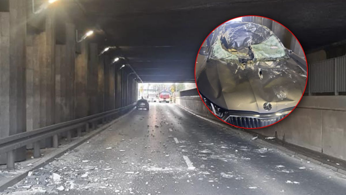 Część sufitu tunelu spadła na samochód.