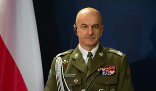 Generał Rajmund Andrzejczak. Kim jest? Wojskowy podał się do dymisji
