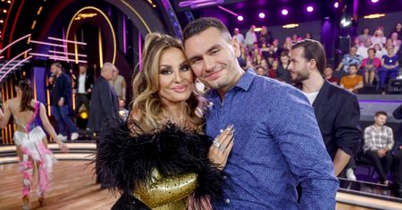 Syn Kaźmierskiej wparował na scenę. Teraz się tłumaczy: "To były emocje"