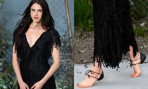 Margaret Qualley założyła kontrowersyjne "buty". Co to właściwie jest?