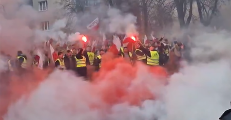 Rolnik błagalnym głosem. "Przyjedźcie"