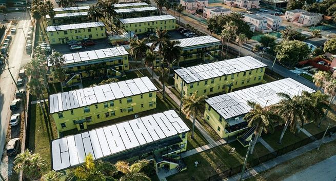 Chłodzące billboardy reklamują piwo Coors Light