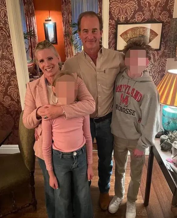 Kristin Cabot z mężem i dziećmi 