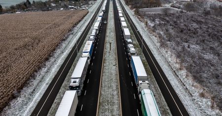 Blokada na granicy. W tle dostawy dla ukraińskiej armii