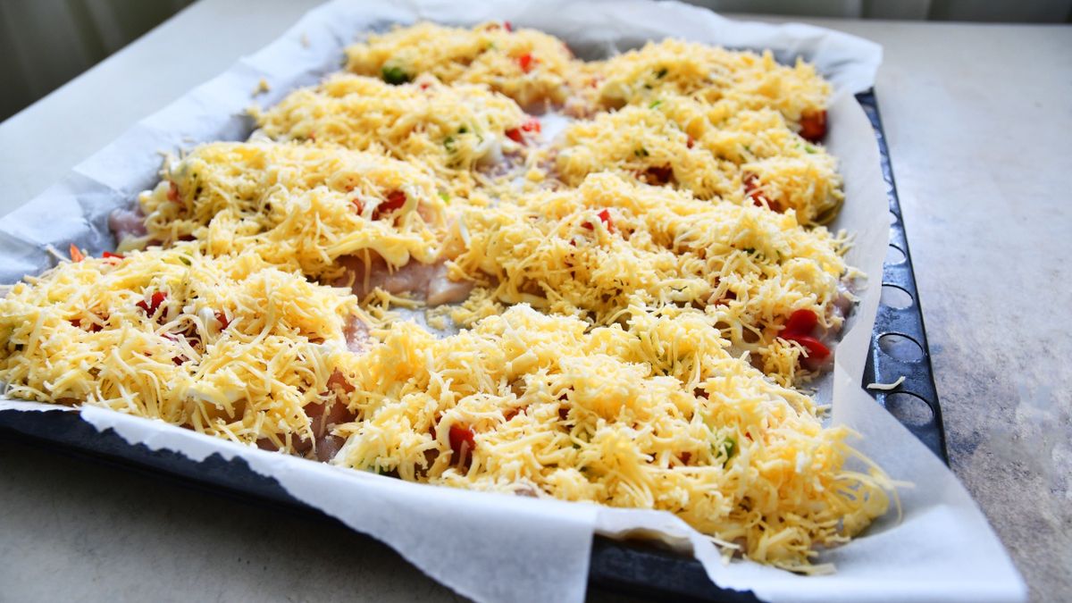 Kurczak pod pierzynką z sera żółtego