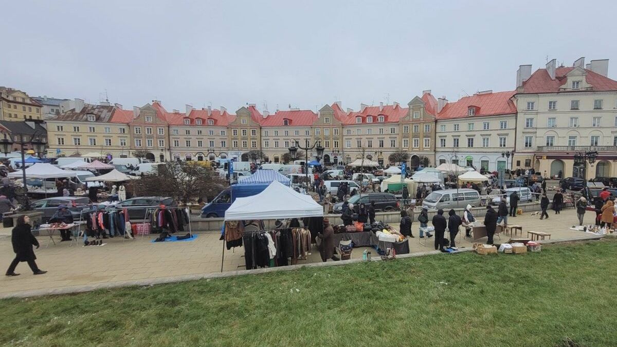 Lubelska Giełda Staroci na Placu Zamkowym w Lublinie