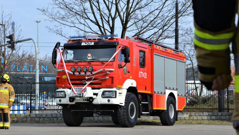 Zabrze. OSP w Makoszowach dostało nowy wóz gaśniczy.