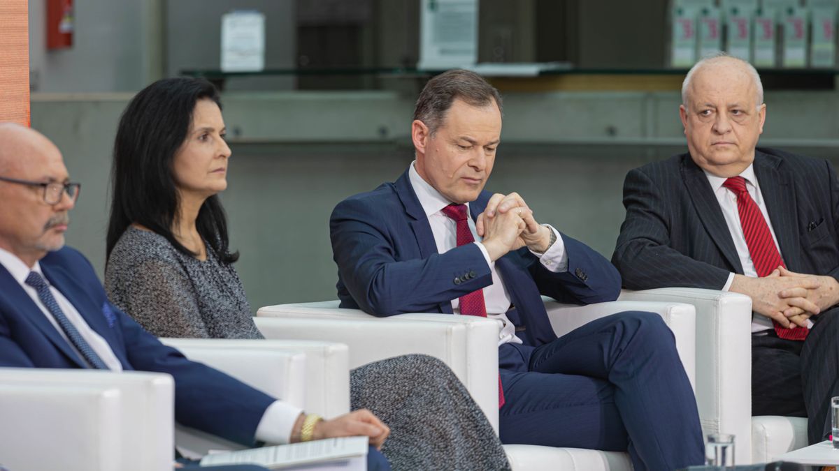 Debata "Niedoinwestowana gospodarka odpadami w cieniu wielkich reform" 