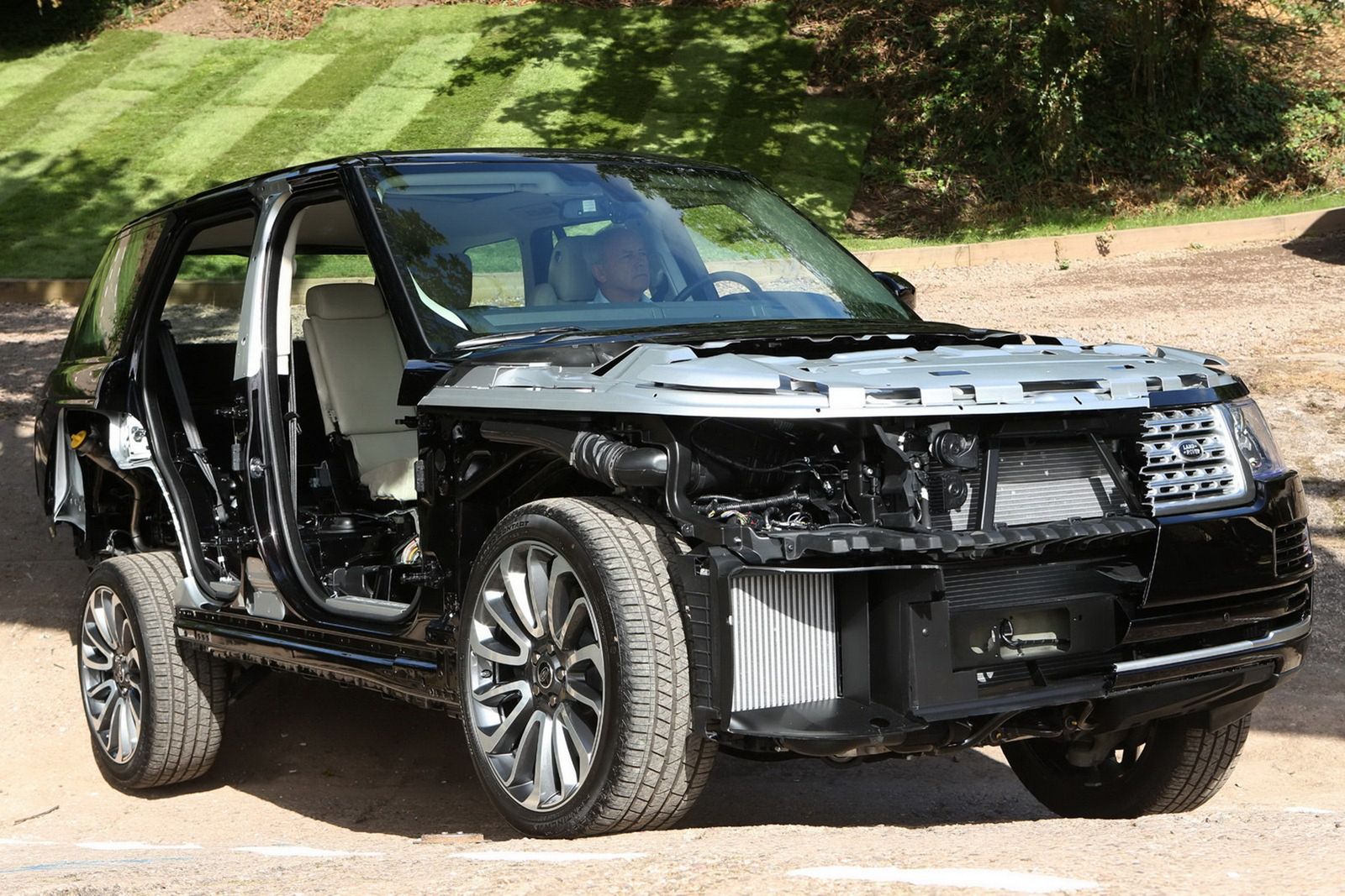 Nowy Ranger Rover (2013) w obszernej galerii 121