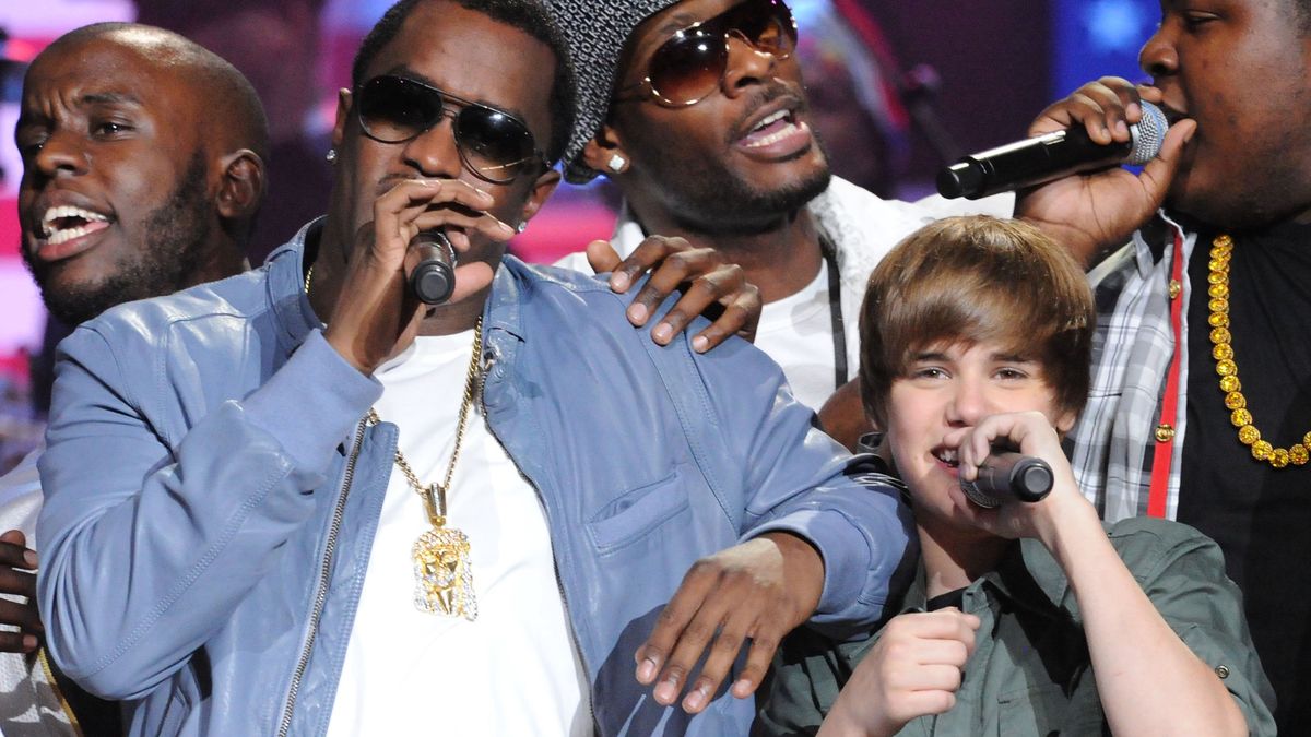 BET-SOS Saving Ourselves � Help for Haiti Benefit ConcertSean "Diddy" Combs, Justin Bieber, Sean Kingston and Chris Brown perform at the BET-SOS Saving Ourselves � Help for Haiti Benefit Concert at AmericanAirlines Arena on February 5, 2010 in Miami, Florida.Jeff KravitzCelebrities