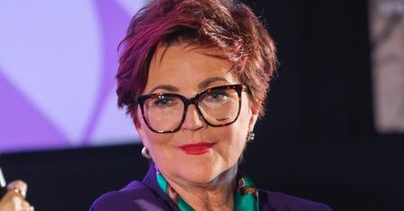 Jolanta Kwaśniewska w skórze na okładce magazynu. Internauci oceniają ją w roli MODELKI: "ZAPARŁO mi dech" (FOTO)