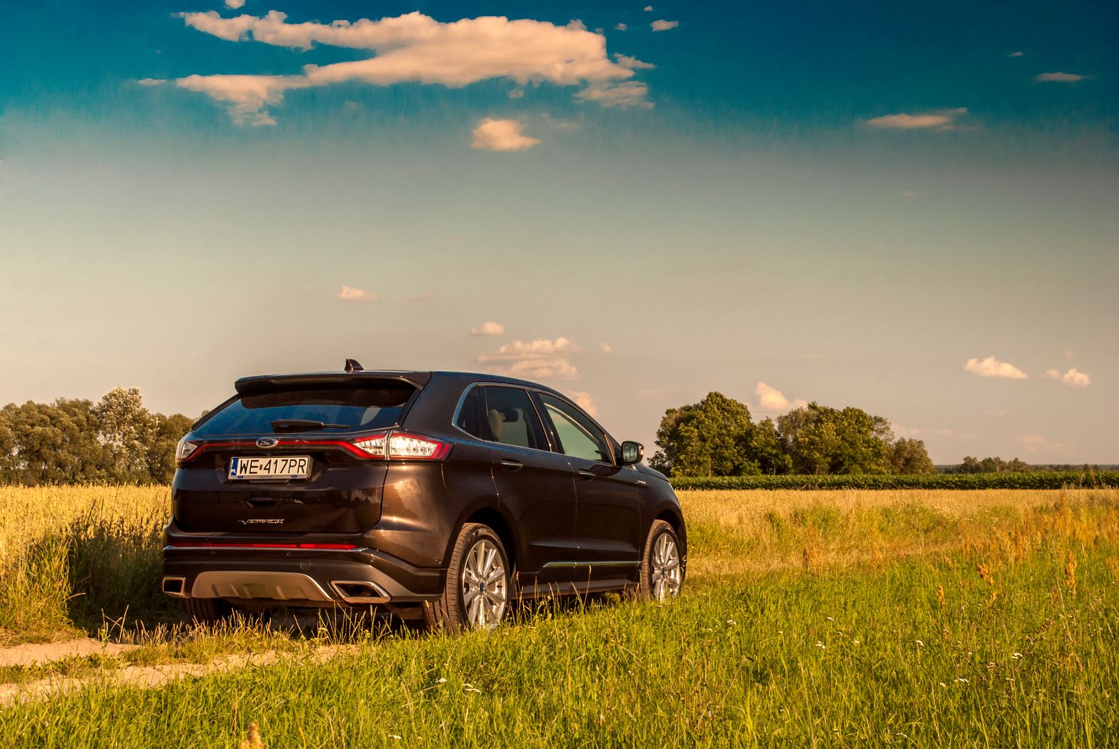 Ford Edge niezależnie od wersji wygląda dobrze i zwraca na siebie uwagę