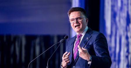 Słowa Hołowni o "zamachu stanu". Kontynuacja przesłuchania marszałka