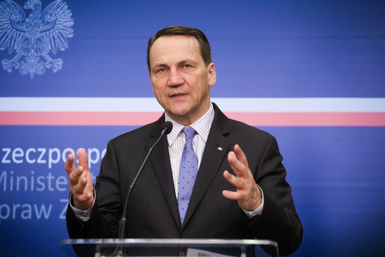 Skomentował wypowiedź Dudy. Sikorski: prosiłem prezydenta w cztery oczy