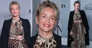 63-letnia Sharon Stone zachwyca w prześwitującej kreacji ze zwierzęcym printem na premierze "Tragedii Makbeta" (ZDJĘCIA)