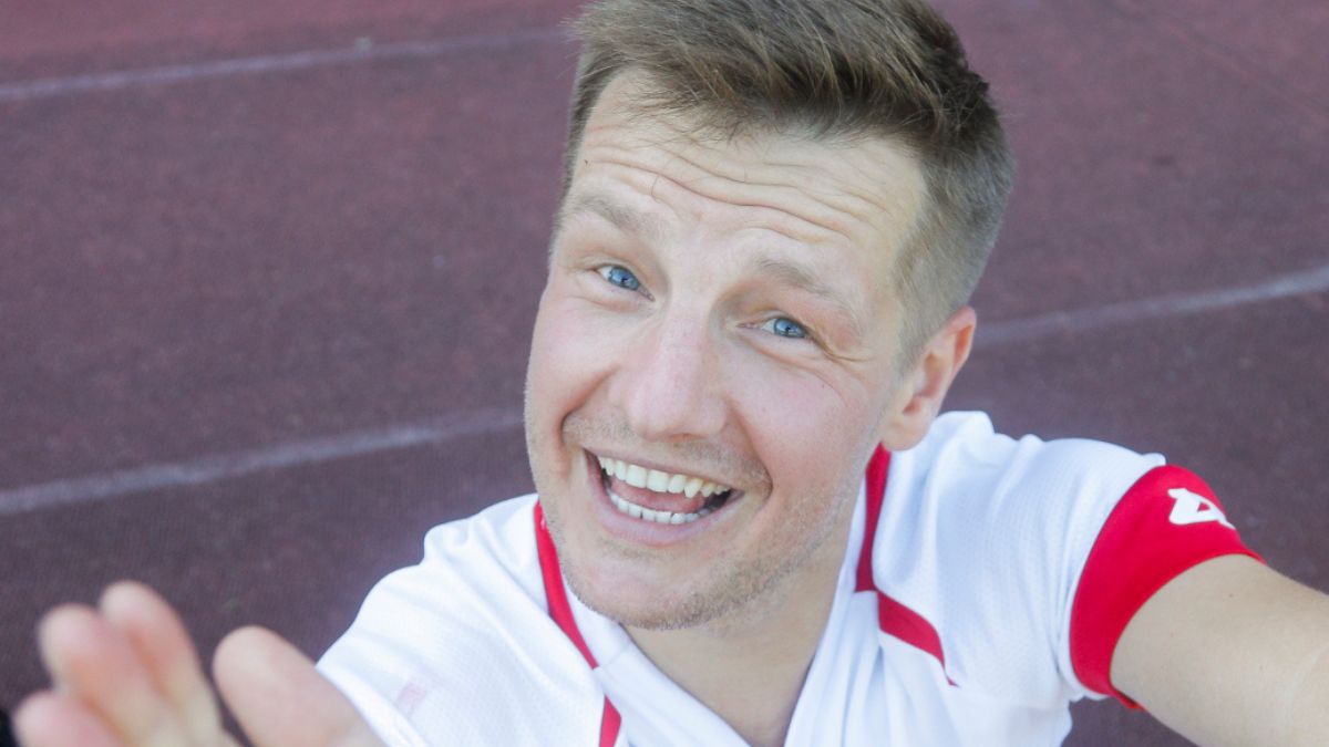 Rafał Mroczek pokazał, jak odpoczywa podczas upału