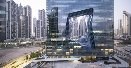 ME Dubai. Powstał długo wyczekiwany hotel projektu Zahy Hadid