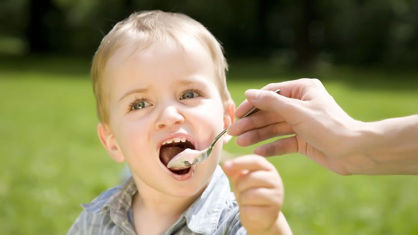 Jogurt - latem niezbędny, szczególnie dla dzieci