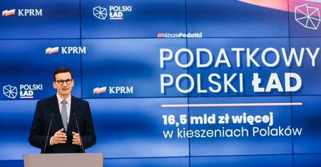 2022 rok w 12 tweetach. "Polski Ład wywołał chaos, jakiego nie znaliśmy"