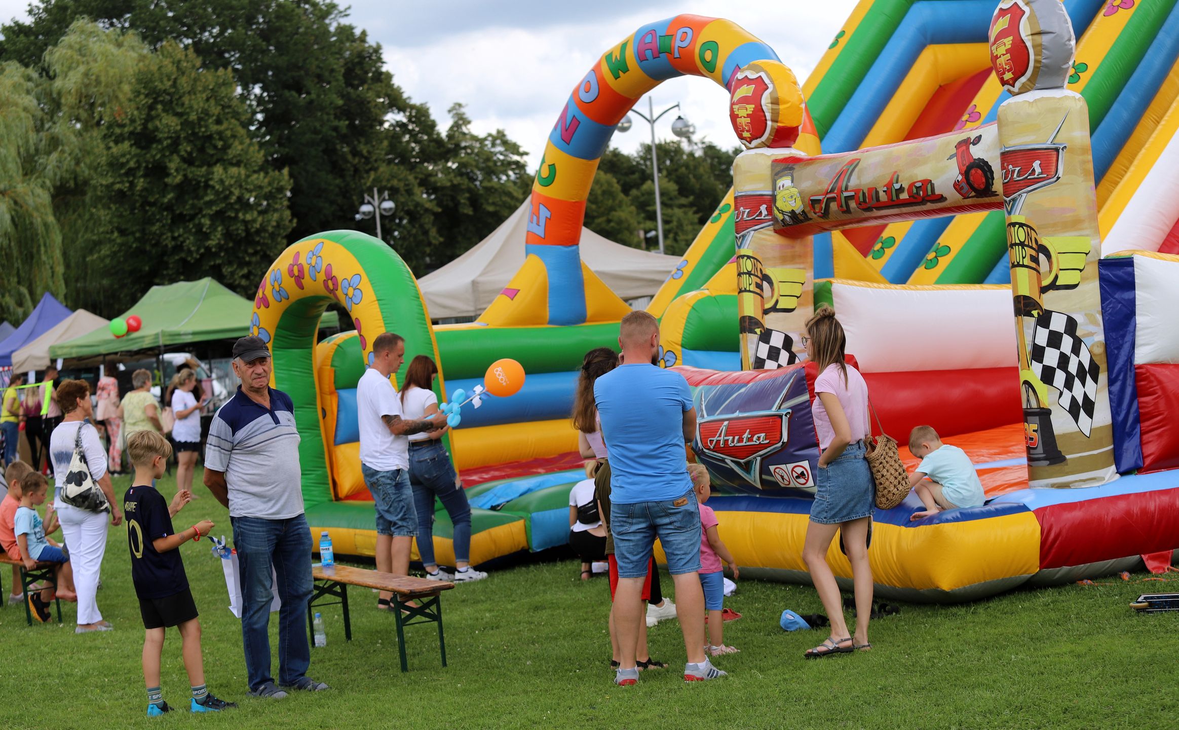 Piknik promujący program "Rodzina 800+" w Zbąszyniu